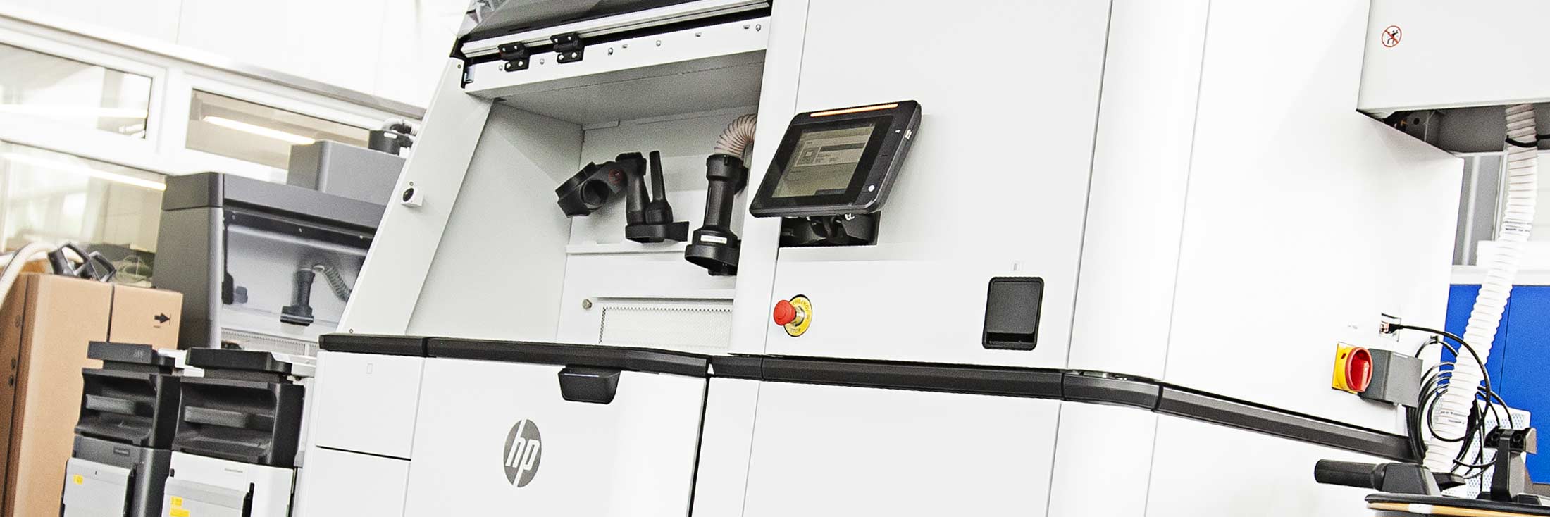 Die HP-Processing-Station und Natural-Cooling-Units Die HP-Processing-Station und Natural-Cooling-Units sorgen für effizientes Entpacken und Pulver-Recycling und gewährleisten ein spannungsarmes Abkühlen | W-3D GmbH & Co. KG | Foto: Herbert Heim