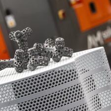 Entpulvern und Verdichten mit Anlagen von AM Solutions / Rösler | W-3D GmbH & Co. KG (Foto: Herbert Heim)